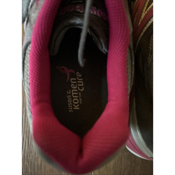 New Balance 990v3 Womens 8.5 Breast Cancer Awareness Running Shoes Gray Pink - Picture 9 of 16